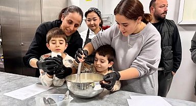 Özel bireyler mutfağa girdi, hem eğlendiler hem pişirdiler