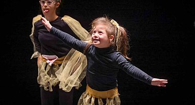 Özel çocuklar ayakta alkışlandı