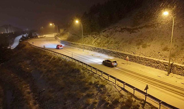 Palandöken beyaz örtüsüne büründü