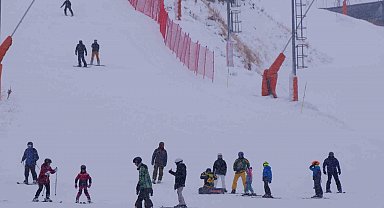 Palandöken'de kar, kış ve kayak keyfi