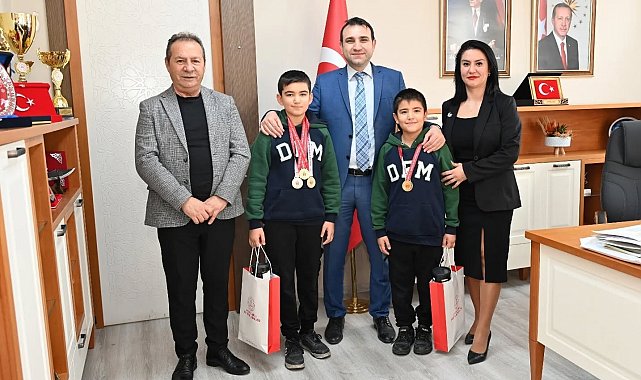 Paralimpik Yüzme Yarışı'nda il birincisi oldular