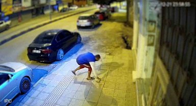 Park halindeki 6 araç ve 4 iş yerinin camlarını taşla kıran alkollü şahıs tutuklandı