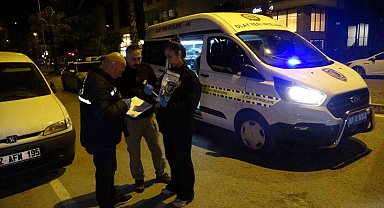 Park halindeki araçlara çarptı, pompalı tüfek ile işyeri sahibini yaraladı