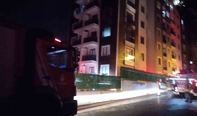 Pendik'te bir binanın 3'üncü katı alevlere teslim oldu