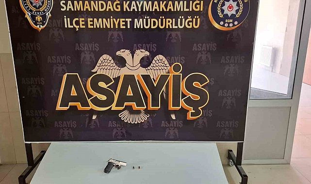 Polis silahla çevreye korku salan şahsı 100 kamerayı inceleyerek yakaladı