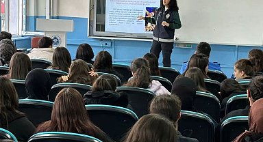 Polisten lise öğrencilerine yönelik eğitim