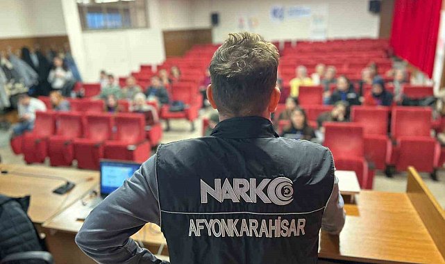 Polisten üniversite öğrencilerine uyuşturucu ile mücadele eğitimi