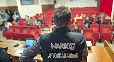 Polisten üniversite öğrencilerine uyuşturucu ile mücadele eğitimi