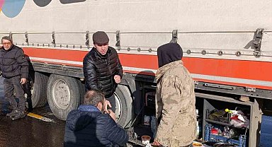 Posof Belediyesi'nden yolda kalan tır şoförlerine sıcak çorba