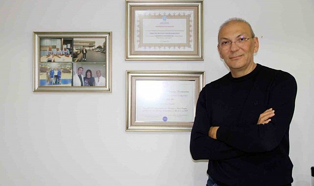 Prof. Dr. Karalezli: "Gençlerde diz ağrısı önemlidir""