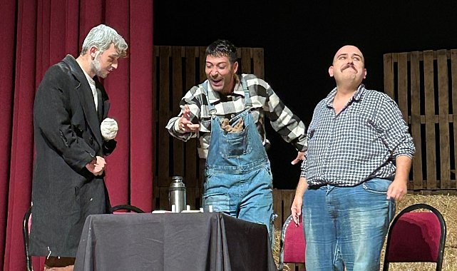 "Fareler ve İnsanlar" Yıldız Kenter Sahnesi'nde sanatseverlerle buluştu