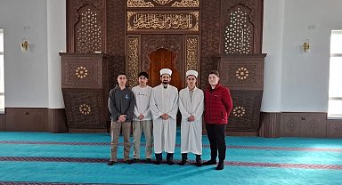 "Gençler Mihrapta" programı Aşağı Söğütönü Hacı Veliler Camii'nde gerçekleştirildi