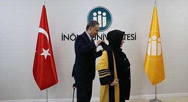 Rektör Akpolat unvanda yükselen akademisyenlere cübbelerini giydirdi
