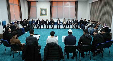 Rektör Kırışık İlahiyat Fakültesi Arapça hazırlık öğrencileriyle buluştu