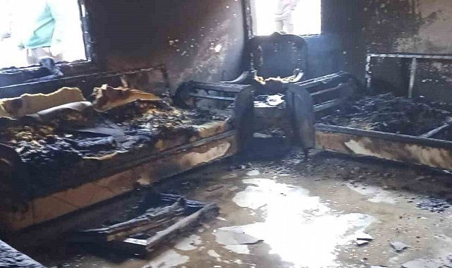 Reyhanlı'da yanan ev kullanılmaz hale geldi