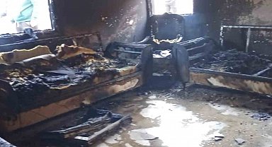 Reyhanlı'da yanan ev kullanılmaz hale geldi