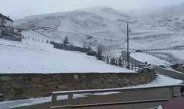 Rize'de kar yağışı yüksek kesimlerde etkili oluyor