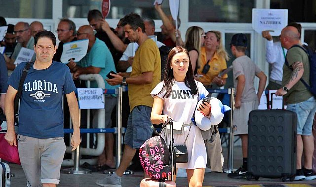 Rus ve Avrupalı turistler yılbaşına Antalya'da girecek