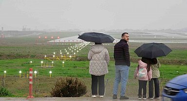 Sabiha Gökçen'in pistinde popüler hale gelen seyir terası ziyaretçi akınına uğruyor