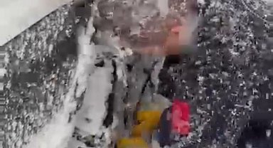 Sağlık ekiplerinin kar mesaisi: Zincir takıp hastaya ulaştılar