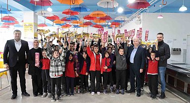 Sağlıkçılar, yatılı bölge okulu öğrencilerinin gönlüne dokundu