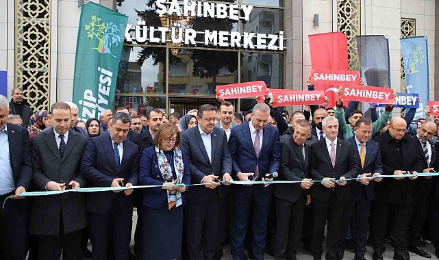 Şahinbey Belediyesi'nin Nizip'e kazandırdığı Kültür Merkezi'nin açılışı yapıldı