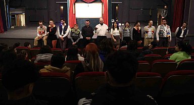 Sahneye renk geldi projesi ile çocuklar sanatla buluştu