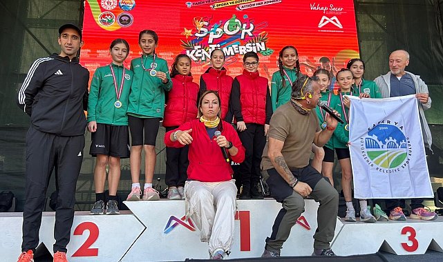 Sakarya Büyükşehir sporcuları Zonguldak ve Mersin'den 5 madalyayla döndü