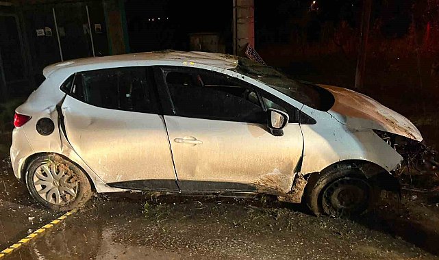 Sakarya'da takla atan otomobilde sıkışan sürücü yaralandı
