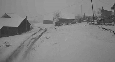 Sakarya'nın yüksek kesimleri beyaza büründü