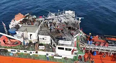 Saldırıya uğrayan MIDVOLGA-2 isimli geminin Sinop'taki tamir çalışmaları sürüyor