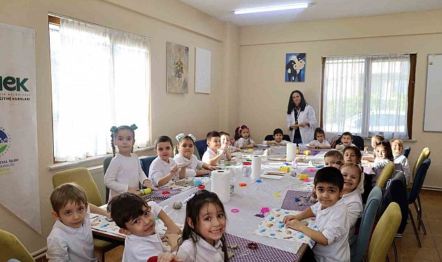 SAMEK atölyelerinde minikler seramikle, gençler tezhiple tanıştı