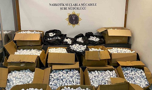 Samsun'da peş peşe giden 3 araçtan 350 bin uyuşturucu hap ele geçirildi