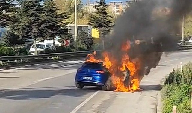 Samsunsporlu Musaba'nın otomobili alev alev yandı, futbolcu yara almadan kurtuldu