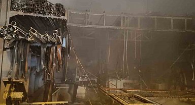 Sanayi sitesinde üretim atölyesi alevlere teslim oldu