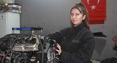 Sanayinin tek kız çırağı: 17 yaşındaki Dilem, hayalinin peşinde koşuyor