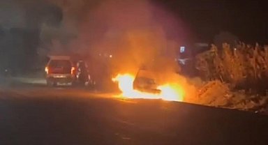Şanlıurfa'da bir kişi otomobilini ateşe verdi