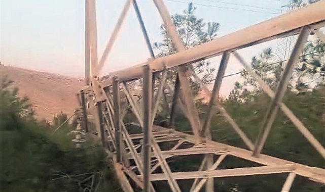 Şanlıurfa'da direk hırsızları bölgeyi elektriksiz bıraktı