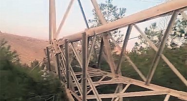 Şanlıurfa'da direk hırsızları bölgeyi elektriksiz bıraktı