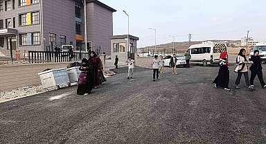 Şanlıurfa'da gıda zehirlenmesi şüphesiyle 25 öğrenci hastanelik oldu