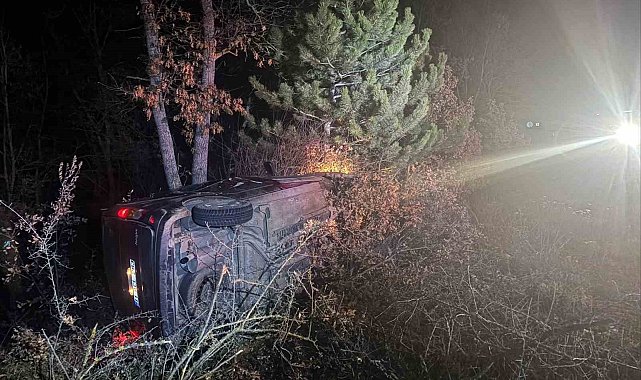 Şarampole uçan araçta bulunan 2 kişi yaralandı