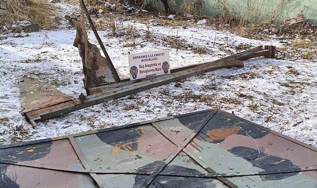 Sarıkamış'ta askeriyeden hurda malzeme çalan 2 kişi tutuklandı