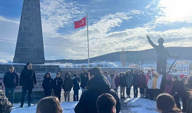 Sarıkamış'ta genç yürekler donan umutları ısıttı