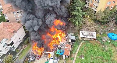 Sarıyer'de oto tamirhane deposunda yangın paniği: Dükkan kullanılamaz hale geldi