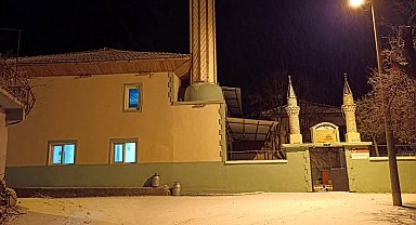 Selendi'ye ilk kar yağdı