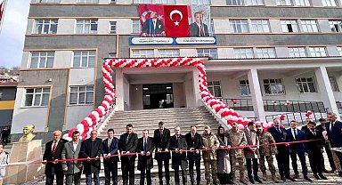 Şemdinli'de 24 sınıflı okul ile aile sağlığı merkezi açıldı