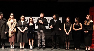 Şeyh Edebali Kongre Merkezi'nde şiir gecesi düzenlendi