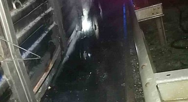 Seyir halindeki çekici alev aldı