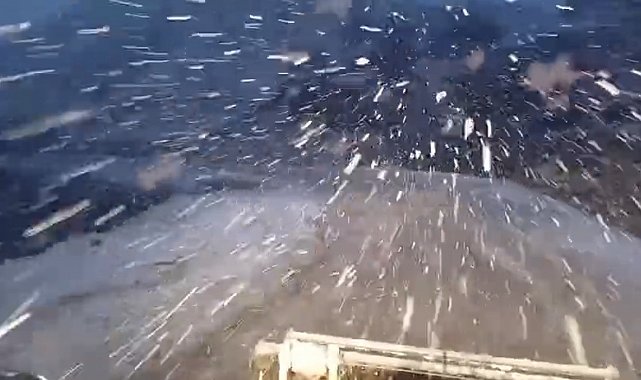 Siirt'te kar yağışı etkili oldu, ekipler yol açma çalışmalarına başladı