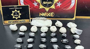 Siirt'te yabancı uyruklu 4 kişinin midesinden 1 kilo uyuşturucu ele geçirildi